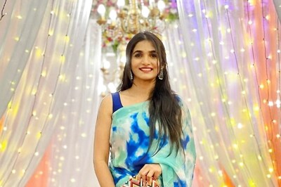 Bigg Boss Kannada Fame Divya Uruduga Looks Beautiful In Blue Tie-Dye Saree