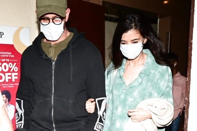 Hrithik Roshan and Saba Azad Shut Down Break Up Rumours, Step Out For a Movie Date | Watch