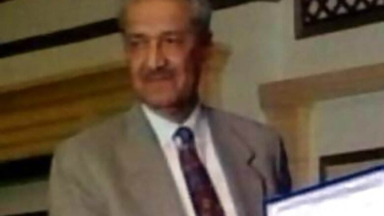 A Q Khan backs Iran's right to develop nukes