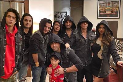 Shah Rukh, Suhana, Aryan Khan Spotted Twinning in Black Jackets at New Year Bash
