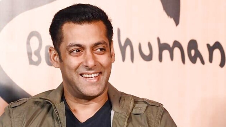 Salman Khan takes to twitter to support Aamir Khan's 'PK'