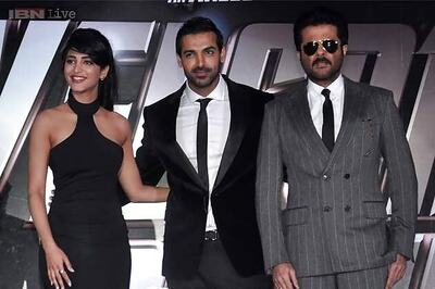 Anees Bazmee avoids Box Office clash with 'P.K'; to release 'Welcome Back' on a different date