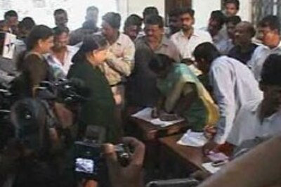 DMK candidate assaulted in Chennai