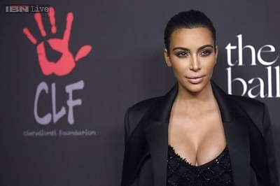 Kim Kardashian shares her new hair do on Twitter