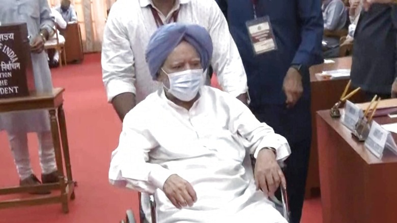 Presidential Election: Former PM Dr Manmohan Singh Arrives in Wheelchair to Cast Vote | WATCH