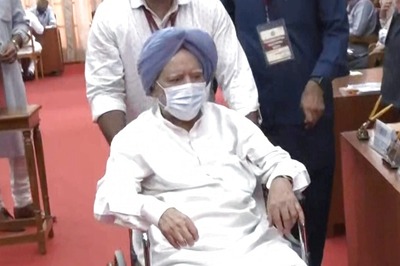Presidential Election: Former PM Dr Manmohan Singh Arrives in Wheelchair to Cast Vote | WATCH