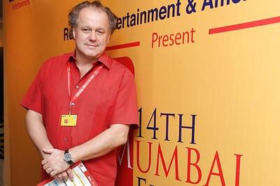 Bollywood helps fight depression: Julian Polsler