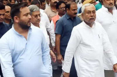 Meetings, Dinner & Antakshari: JDU, RJD Gear Up As Nitish Kumar to Seek Trust Vote Tomorrow