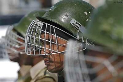 Sectarian clashes in Srinagar, curfew in parts of the city