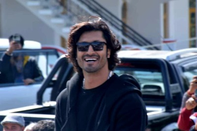 Vidyut Jammwal Returns to Hometown Jammu, Receives Grand Welcome from Fans