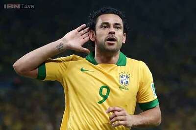 World Cup 2014: Brazil not giving up on misfiring Fred