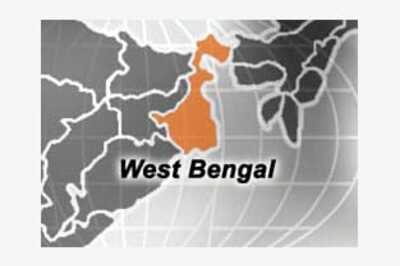 700 Trinamool workers join CPI-M in Bengal