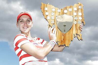 Elena Vesnina wins Hobart International