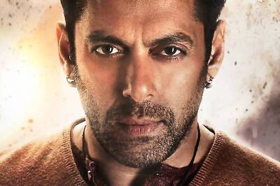 Kabir Khan shows 'Bajrangi Bhaijaan' teaser to fans