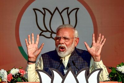 PM Modi Discusses COVID-19 Crisis with Sultan of Oman