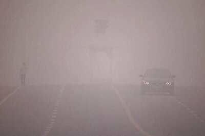 Delhi Under Cloud of Smog, Considers Traffic Measures to Ease Pollution