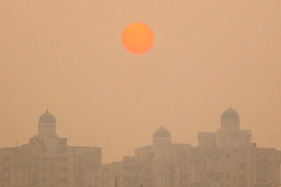 Delhi Sees Rise in Minimum Temperature Amid Partly Cloudy Sky; Winds to Prevail