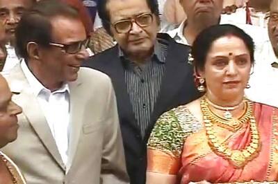 Dharmendra attends Esha Deol's wedding