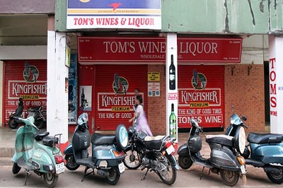 'Booze-ness' as Usual in Karnataka Despite SC Ban on Highway liquor Vends
