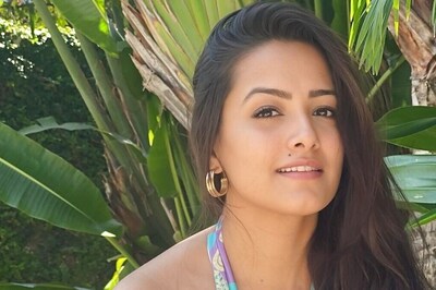 Anita Hassanandani Keeps It Chic In An Oversized Jacket And Mini Denim Skirt