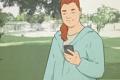 What Does the ???? Fingers Crossed Emoji Mean?