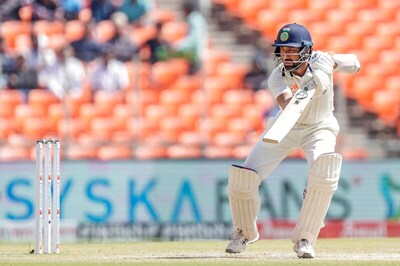 IND vs AUS: Cheteshwar Pujara Becomes Fourth Indian to Score 2000 Test Runs Against Australia