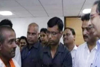 Shiv Sainik Dies While on Foot to Tirupati Temple to Pray for Maha CM's Health; Party to Support Family