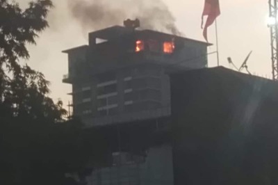 Mumbai: Fire Breaks Out At High Rise Residential Apartment In Goregaon | Blaze Caught On Cam