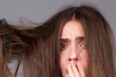 Age To Stress: Five Reasons That Cause Hair Fall