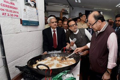 Get incisive analysis of Budget 2016 with CNN-IBN and IBN7