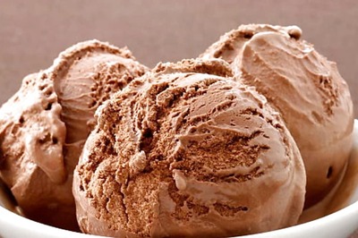 Craving Chocolate Ice Cream This Summer? We have An Easy Peasy Recipe For You