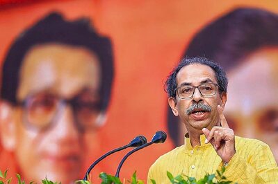 Shiv Sena (UBT) Workers Protest Over Torn Uddhav Thackeray Poster in Akola