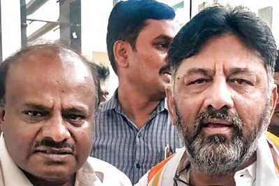 Shivakumar Leads Karnataka Congress Protest March, Meets Governor, Seeks Nod to Prosecute Kumaraswamy, 3 Others