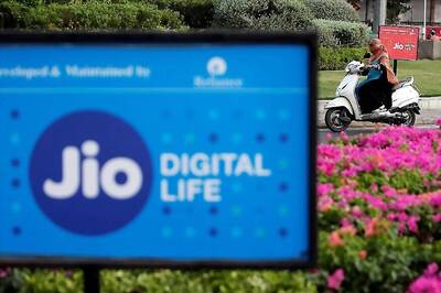 Reliance Jio Sells 2.3% Stake to US Tech Fund Vista Equity Partners for Rs 11,367 Crore