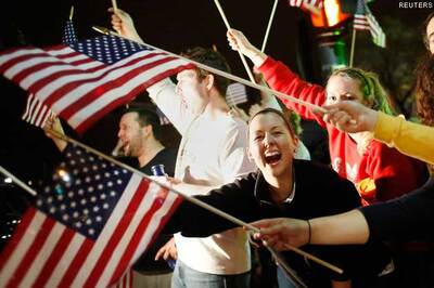 Boston blasts: Residents celebrate as police capture suspects