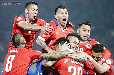Chile rout Bolivia 5-0 to finish 1st in their Copa America group