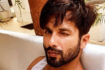 Shahid Kapoor Flaunts His 'Laid Back Vibes'