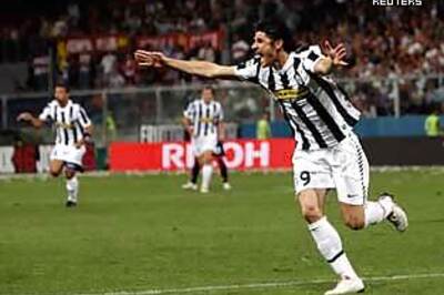 Juventus draw Genoa in controversial clash