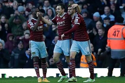 Stewart Downing shines again as West Ham beat Hull 3-0