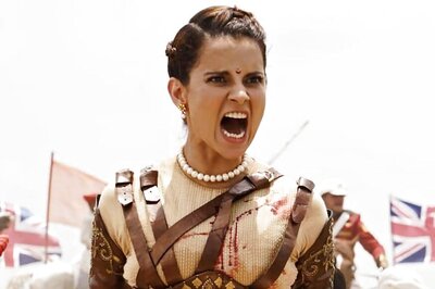 Kangana Ranaut’s Rani Lakshmibai Fights the British on a Dummy Horse, Twitter Goes Berserk