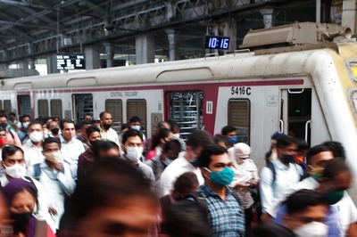 Fully-vaccinated People Can Now Travel in Mumbai Trains, Railways to Issue Daily Tickets