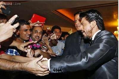 Shah Rukh Khan denies playing a 17 year-old in 'Fan'