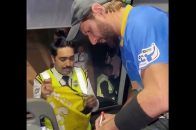 Watch: Shahid Afridi Wins Hearts After Respectfully Giving Autograph On Indian Flag