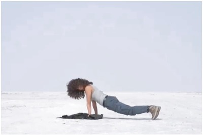Taapsee Pannu Does Push-ups on the Rann of Kutch Like an 'Enthu Tourist for Random Video'