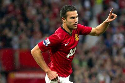 Van Persie could return for United against Everton