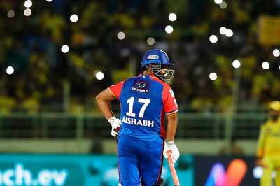 'Fighters Can Never be Denied': Fans Shower Love on Social Media as Rishabh Pant Smashes IPL Fifty After 903 Days