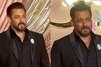 Salman Khan Arrives at Anant Ambani and Radhika Merchant's Sangeet, Paps Scream 'Whoa, Sikandar' | Watch