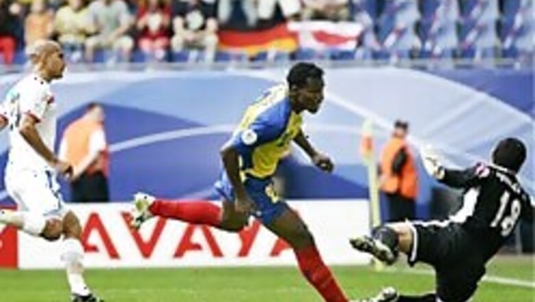 FIFA WC: Ecuador cruise into 2nd rd