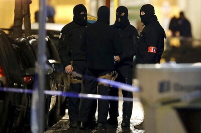 Six people arrested in Brussels after terror attacks, two still on the run