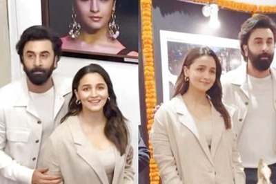 Ranbir Kapoor-Alia Bhatt Twin In Beige Outfits As They Pose In a Room Full of Their Pics; Watch